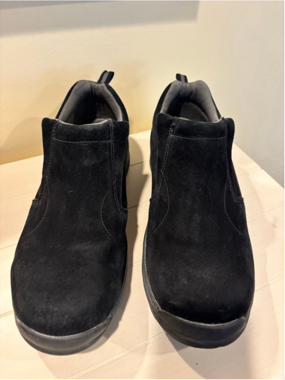 Men's Duluth Trading Black Slip-On Loafers Size 11.5 wide anti slip grip EUC